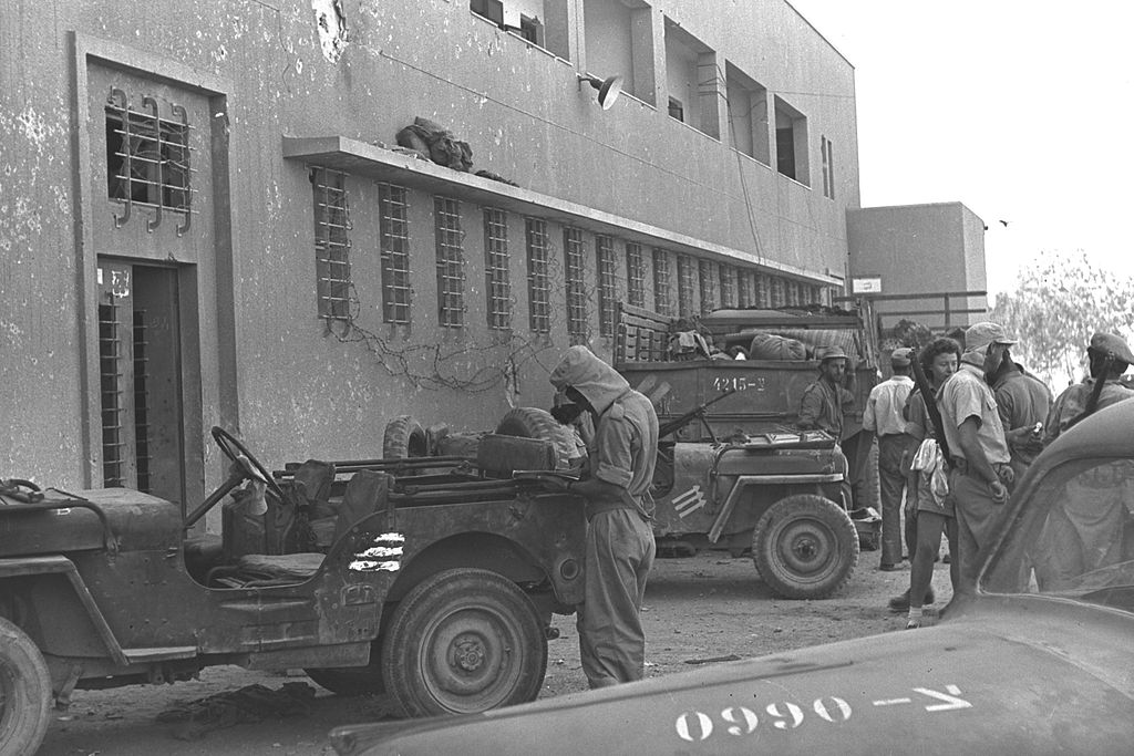 מבנה תחנת משטרת באר שבע, בשנת 1948 (צילום: הוגו מנדלסון / לע''מ / נחלת הכלל)