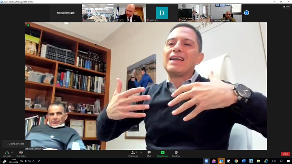 ראש עיריית באר שבע, רוביק דנילוביץ', בשיחת זום עם השר לביטחון פנים (צילום מסך)