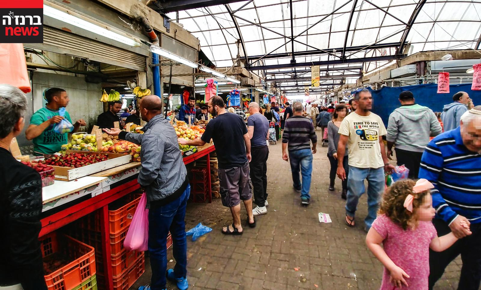 השוק העירוני ביום שישי (צילום: רותם אליה)
