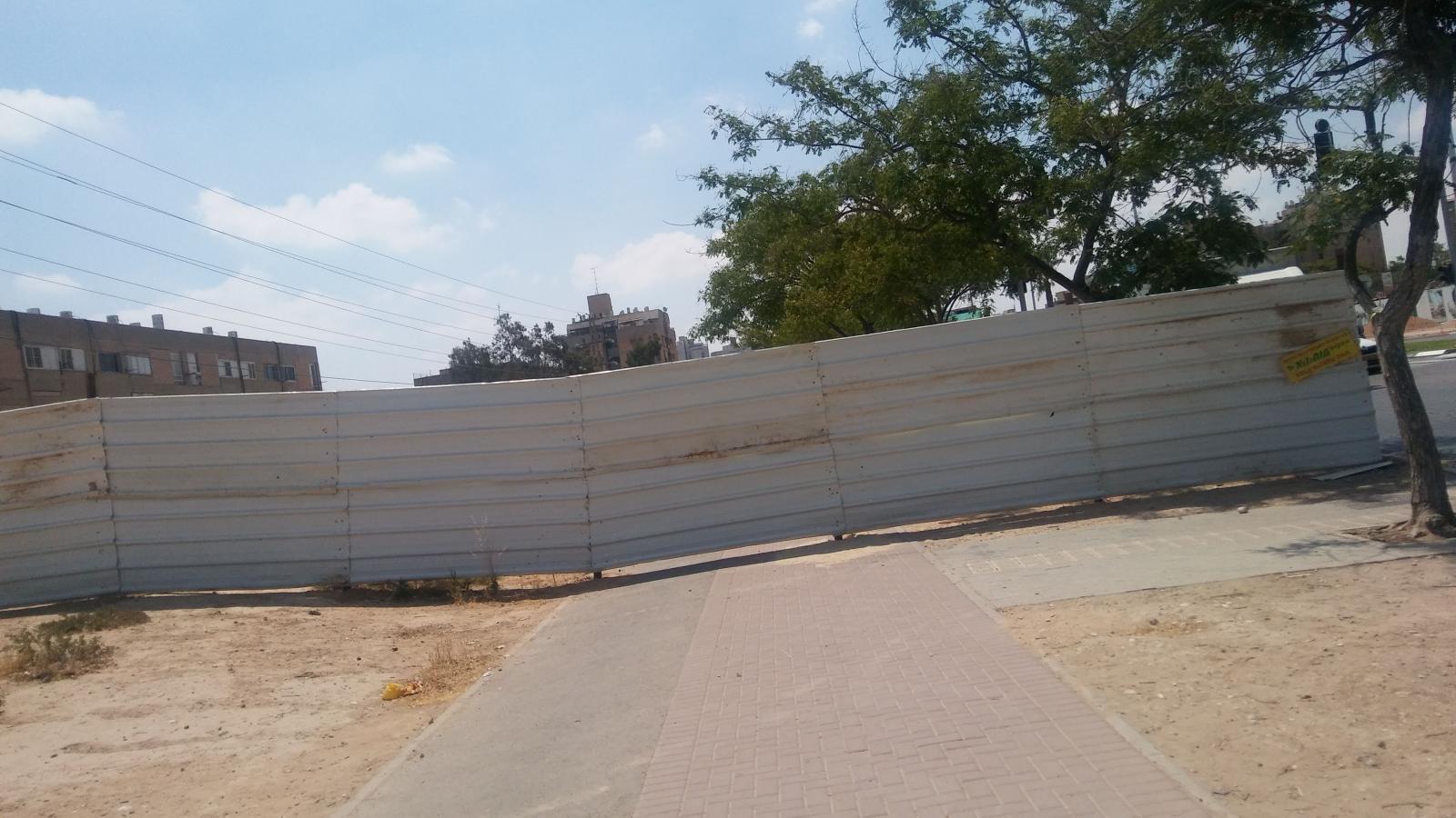 העבודות בטוביהו הצריכו סגירת קטעים מהרחוב לחודשים ארוכים (צילום: דני בלר)