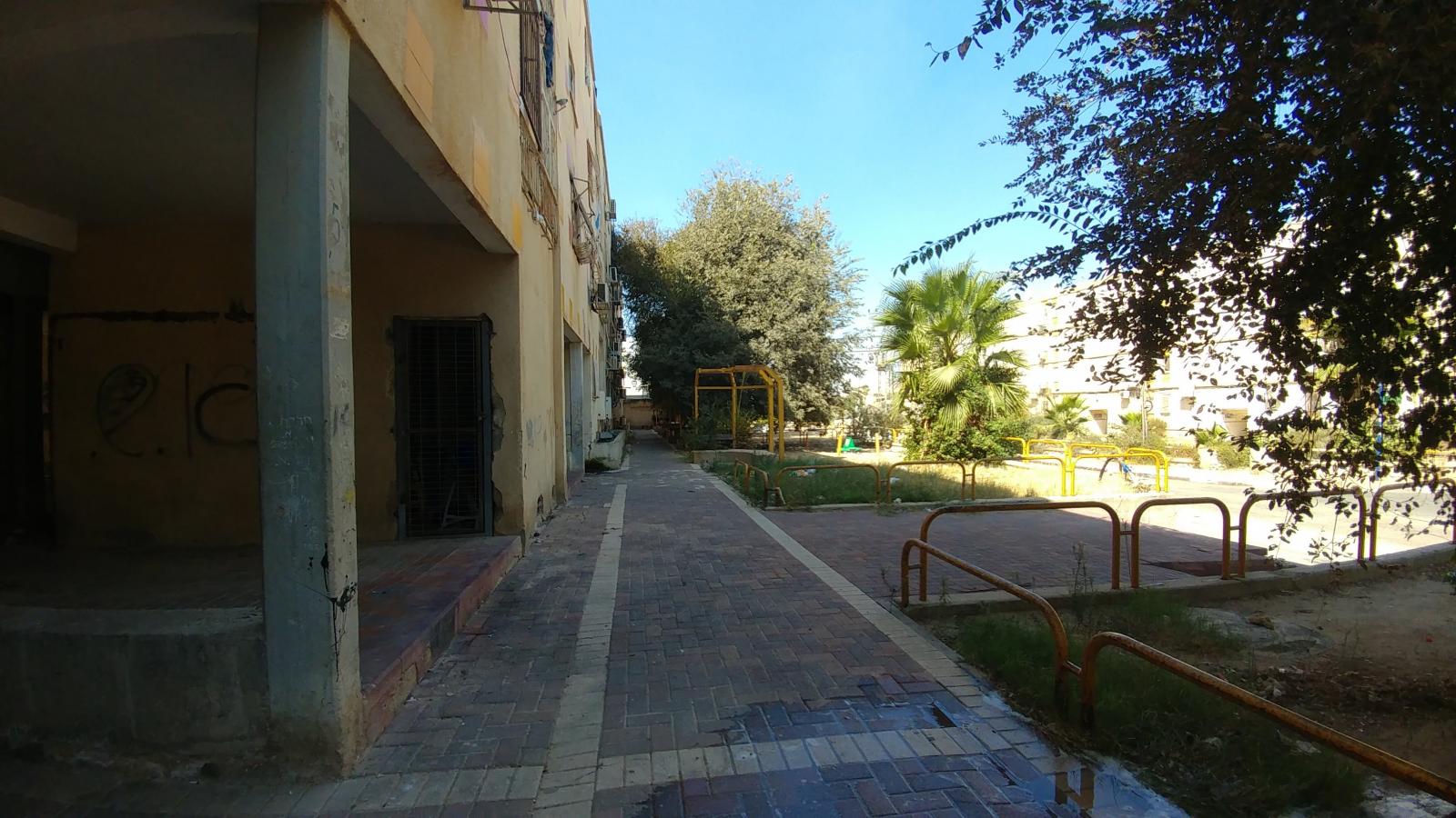 שכונה ג', במרחק הליכה מקמפוס בן גוריון (צילום: דני בלר)