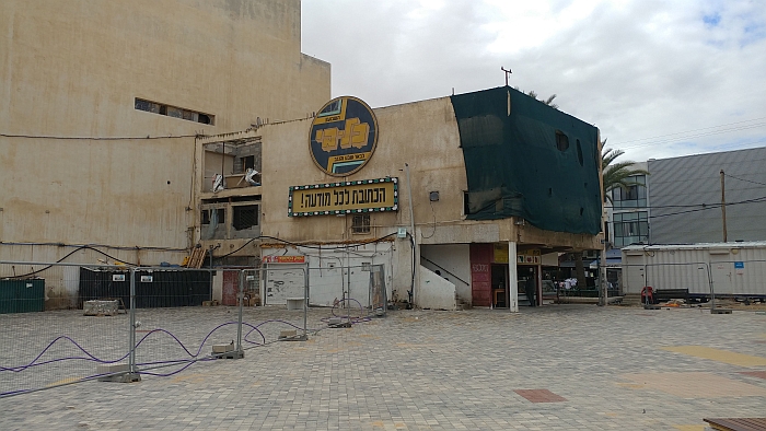 עבודות פיתוח בככר המרכזית של העיר העתיקה (צילום: דני בלר)