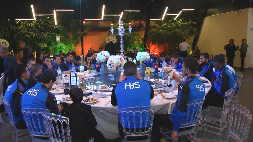 שחקני הפועל ב''ש באירוע (צילום: טופ שוט צלמים)