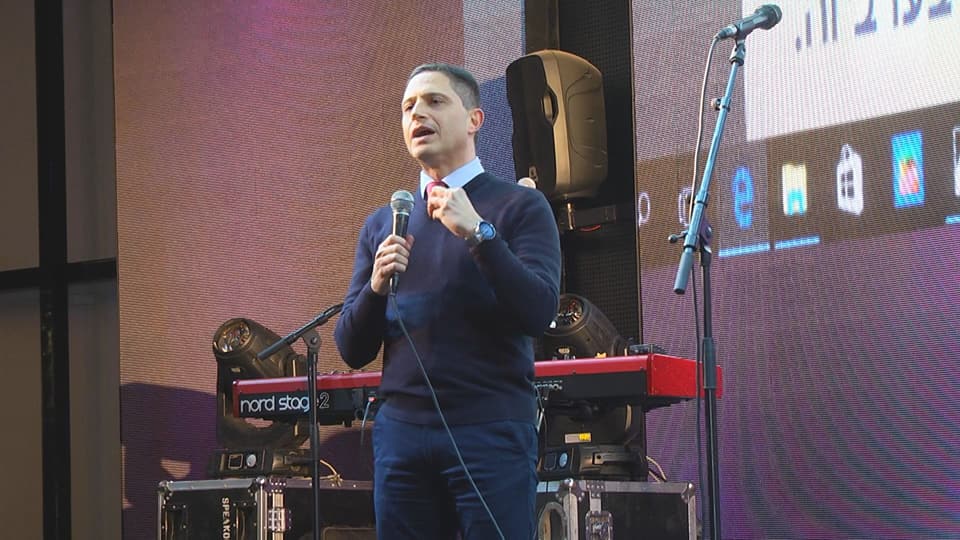 ראש עיריית ב''ש, רוביק דנילוביץ', נושא דברי ברכה (צילום: טופ שוט צלמים)