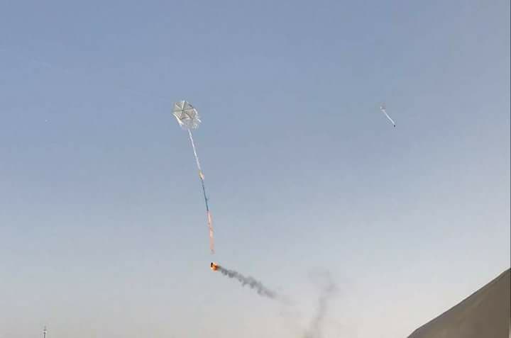 עפיפון תבערה בשמי גבול הרצועה (צילום: אליאור כהן)