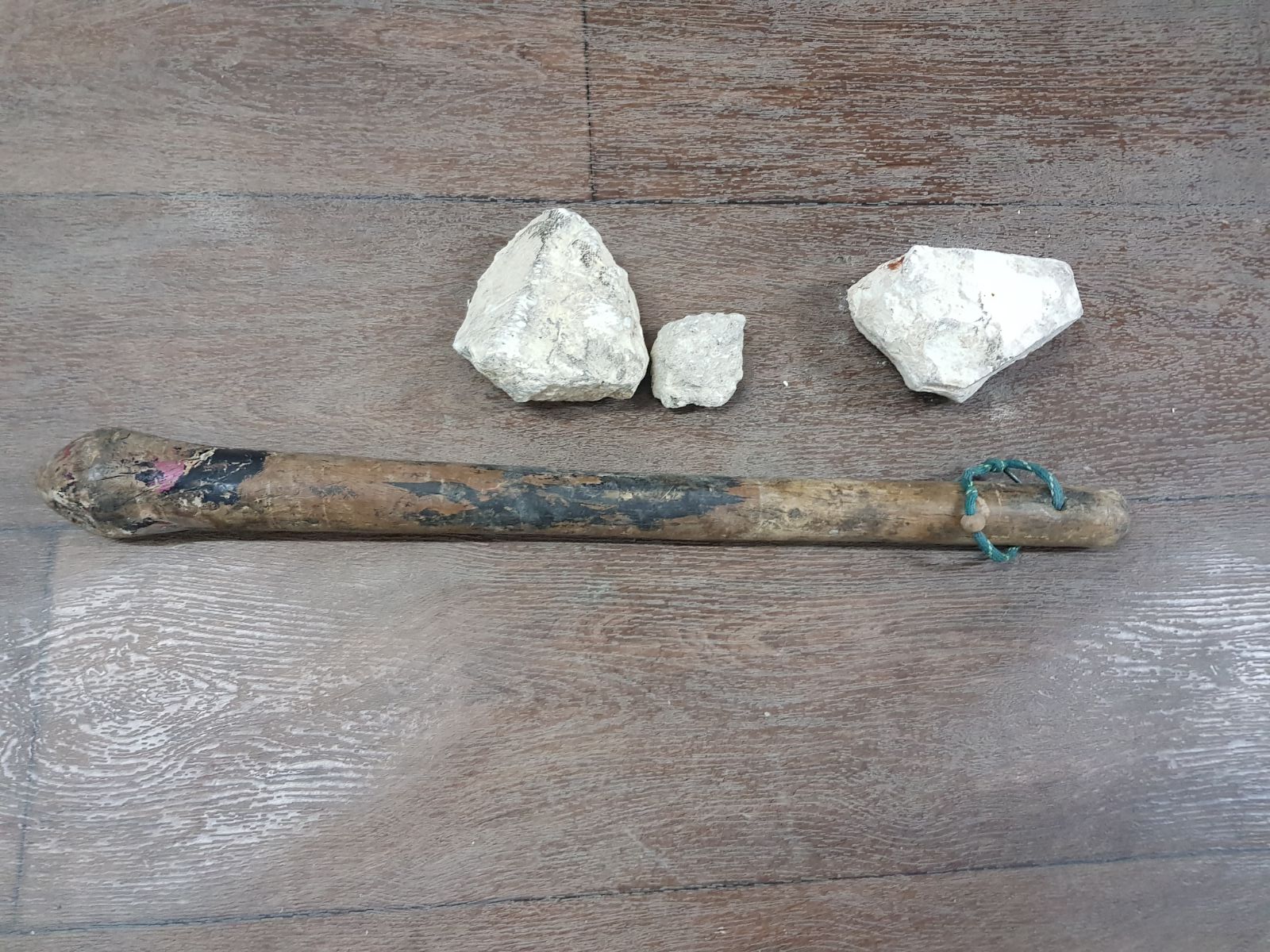 חלק מכלי התקיפה (צילום: משטרת ישראל)