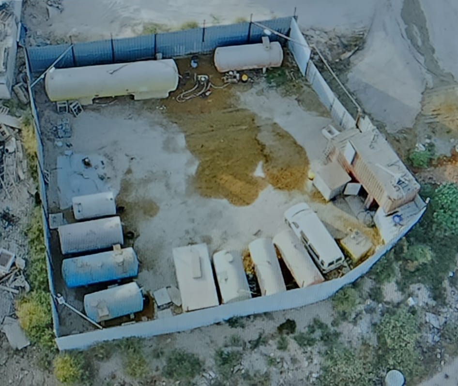 מיכלי הדלק במתחם (צילום: משטרת ישראל)