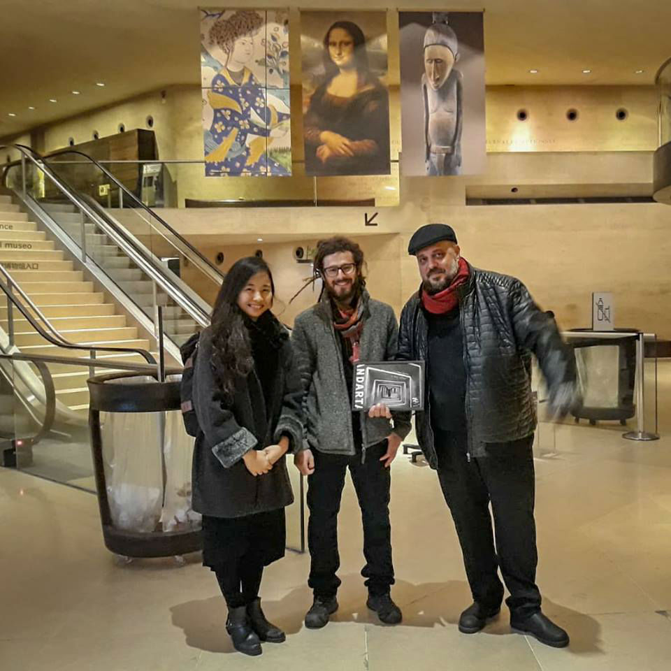 רגע לפני התחרות: דויד פרץ, שמעון בוקשטיין ויוקו ימזאיזקה במוזיאון הלובר (צילום: פייסבוק)