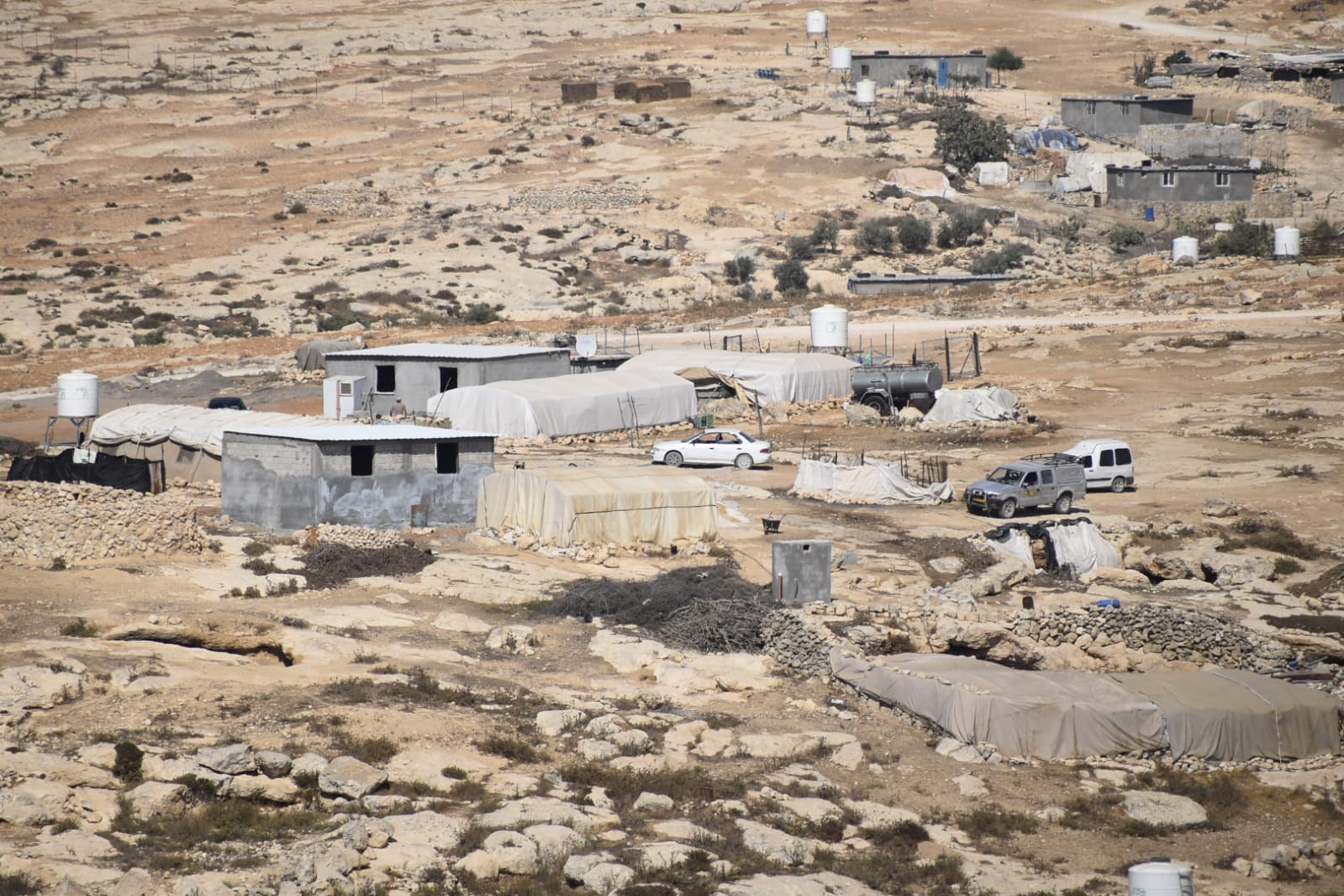 בניה לבתי חוקית בדרום הר חברון. שטח C סוגר על הצירים המרכזיים (צילום: נדב אברמוב)