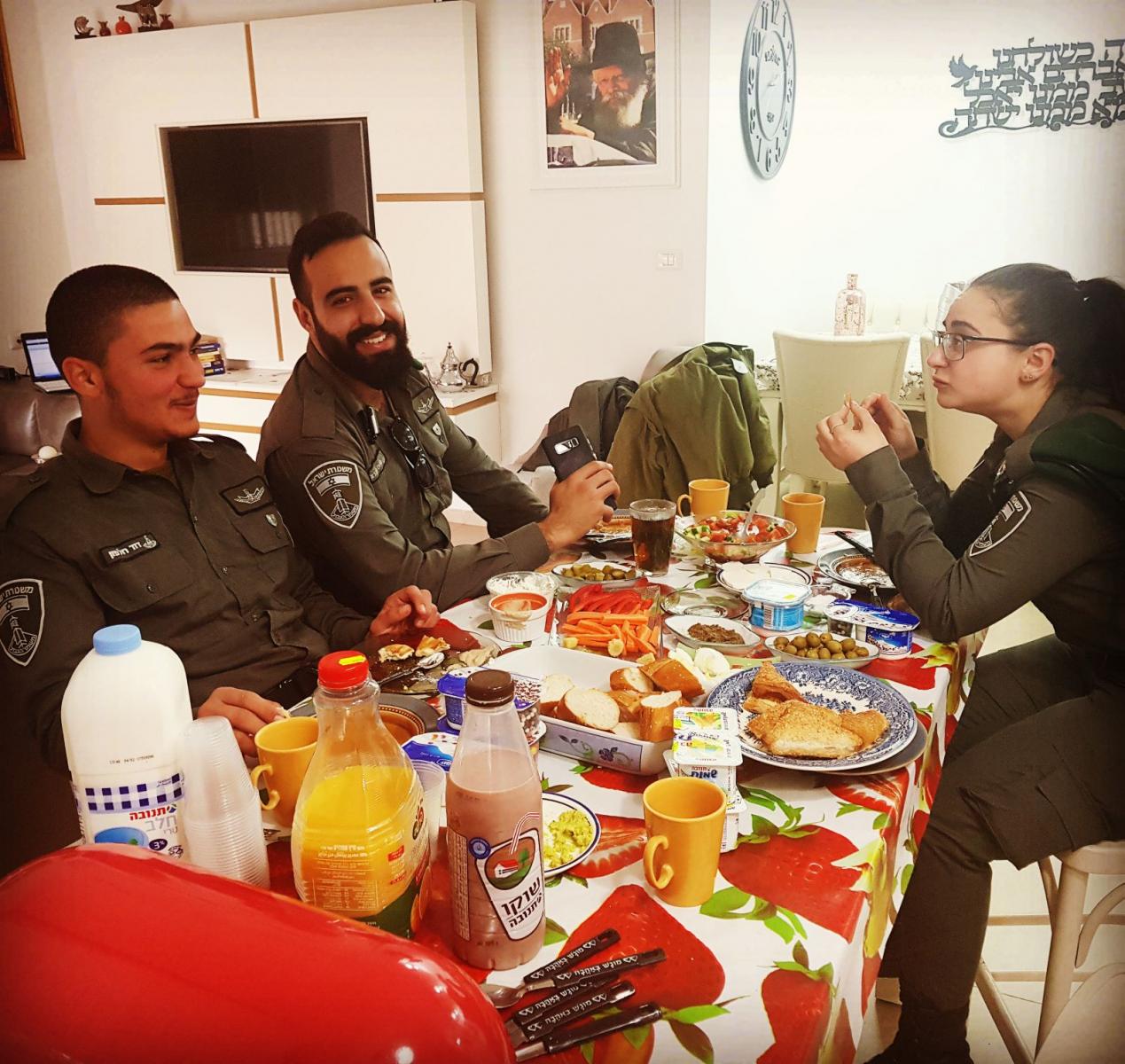 בתום הפאנל, החיילים זכו לארוחת בוקר מפנקת (צילום: ציפורה חלפון)