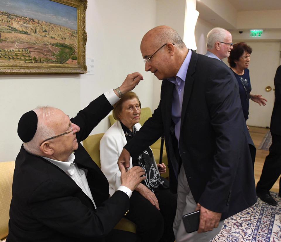 בביקור ניחומים אצל נשיא המדינה, ראובן ריבלין (צילום: פייסבוק)