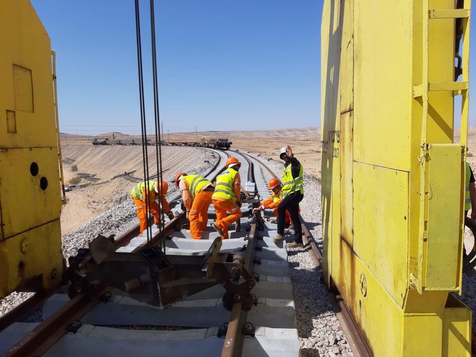 עבודות תשתית ברכבת (צילום: רכבת ישראל)