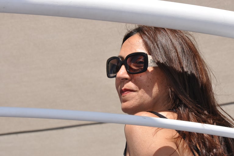 ''המגדלור של הבית''. ניקול ז''ל, בעת טיול של מקום עבודתה (צילום: פייסבוק)