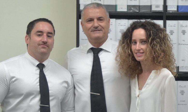 השלישייה המצליחה: עורכי הדין מתי, ניר וניבה-אביב לנקרי במלוא תפארתם