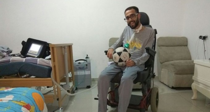 עמוס סמדג'ה. עיר שלמה נרתמה לסייע לו (צילום: אלבום משפחתי)