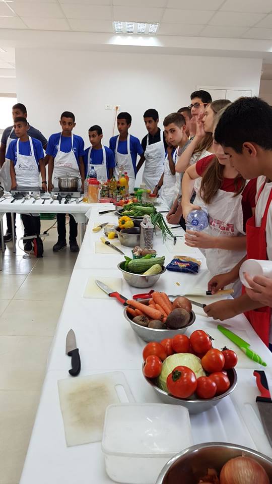 החומרים מוכנים והסירים על האש. מאסטר שף לקייה-גבעות בר (צילום: יח''צ)