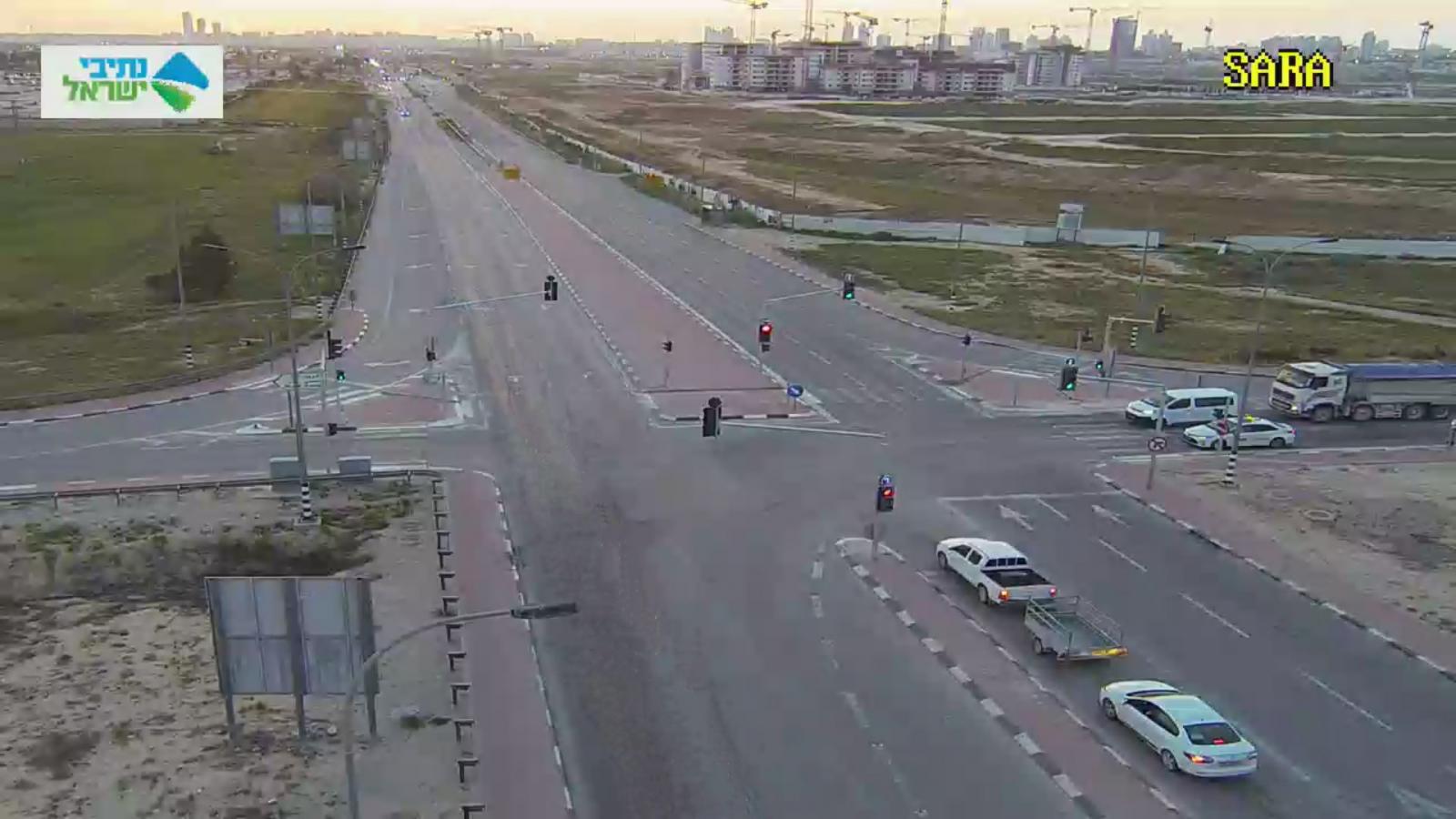 השעה 19:00: כביש הכניסה לבאר שבע ריק (צילום מסך מתוך מצלמות התנועה של נתיבי ישראל)