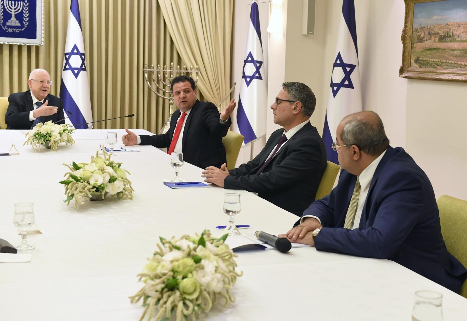 נציגי הרשימה המשותפת אצל הנשיא (צילום: לע''מ)