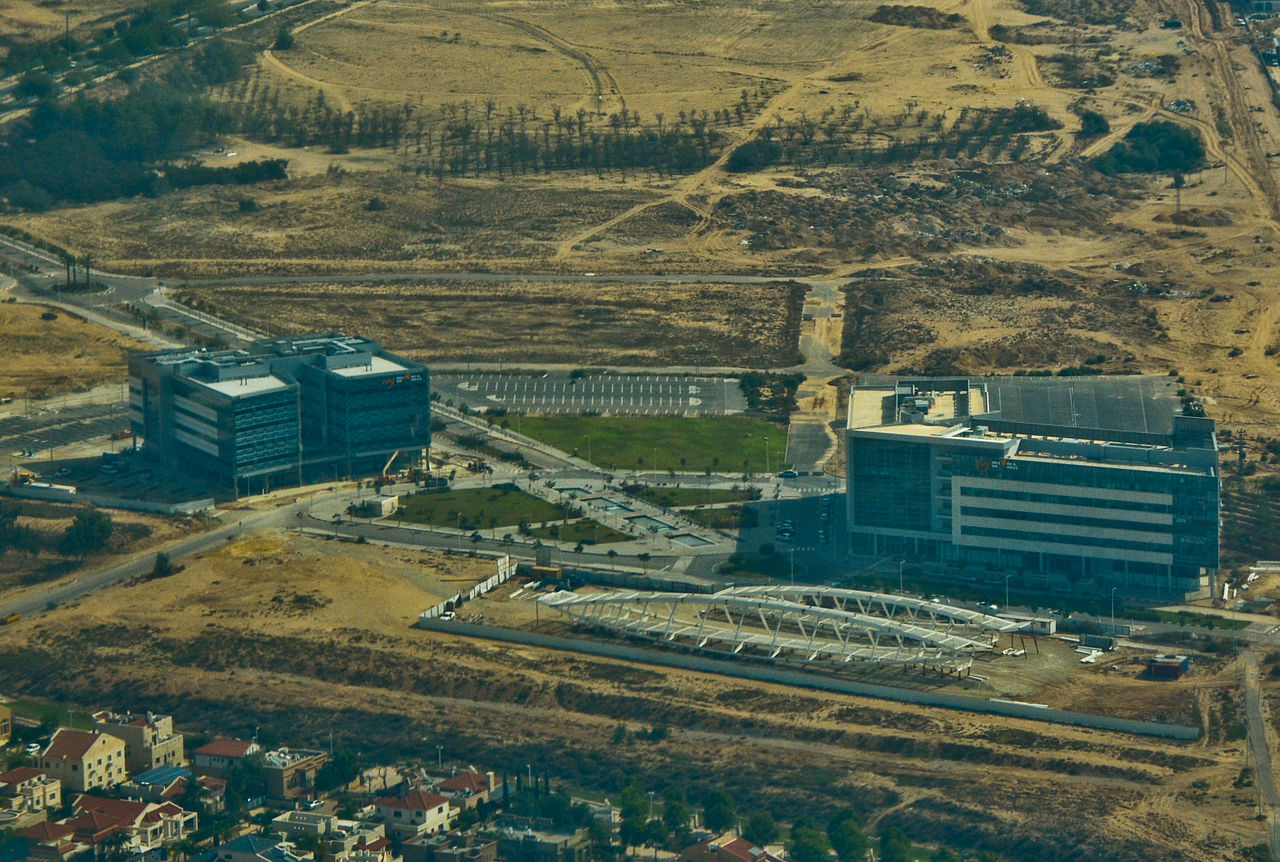 ליצור את הארנונה הזולה ביותר להיי טק - באר שבע (צילום אוויר: עומר ברנר, טייס: אילן מיטל / CC BY SA 3.0)