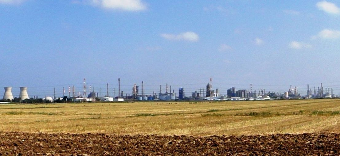 מתחם בתי הזיקוק, מבט כללי (צילום: HANAY / CC BY SA 4.0)