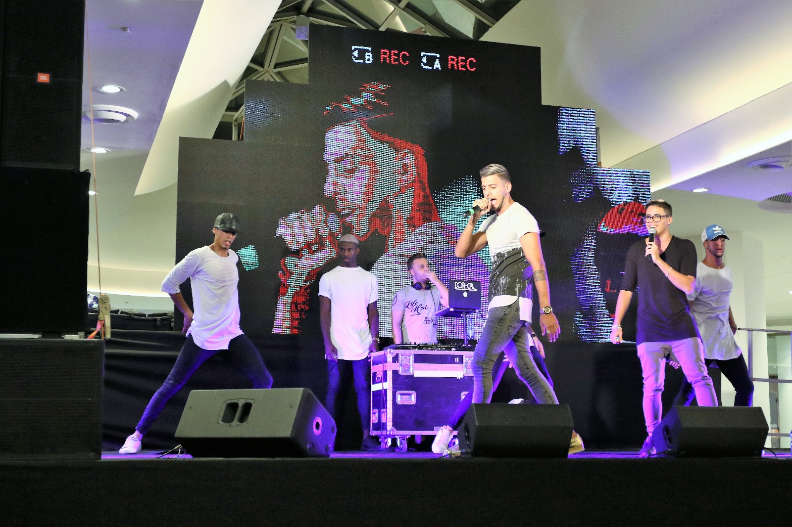 ההופעה הגדולה של הערב- בן אל תבורי וסטטיק (צילום: מאיר אבן חיים)