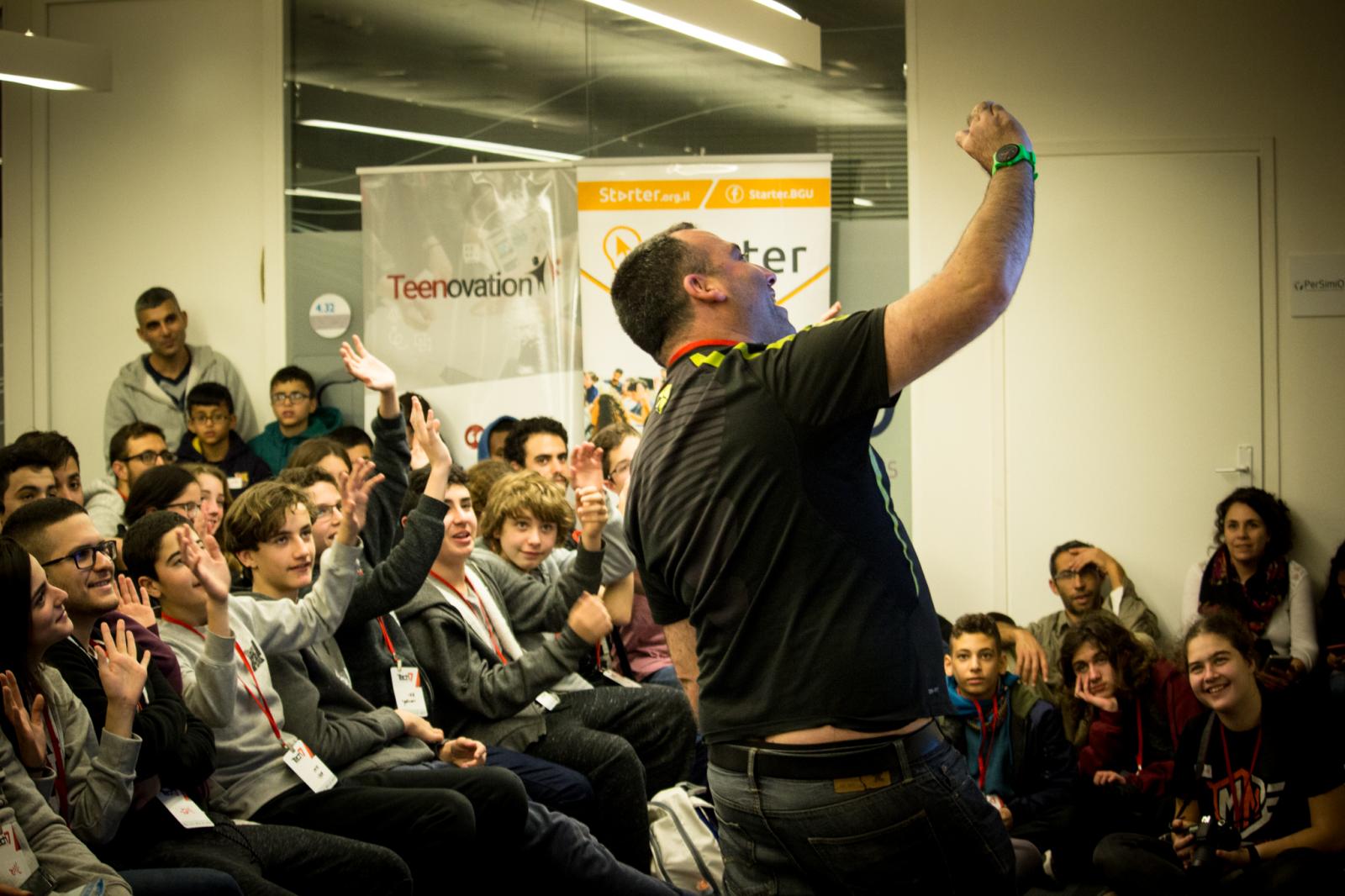 בלי סלפי אי אפשר: הערב המוצלח של Tech7 Juniors (צילום: רועי לוינגרׂ)