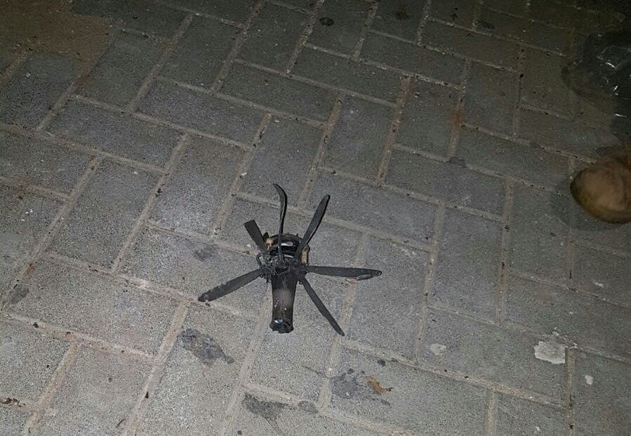שריד הרקטה שנחתה אתמול בעיר שדרות (צילום: רשתות חברתיות)
