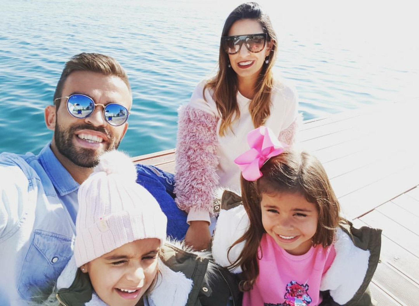 ויטור בסלוניקי עם המשפחה (אינסטגרם)