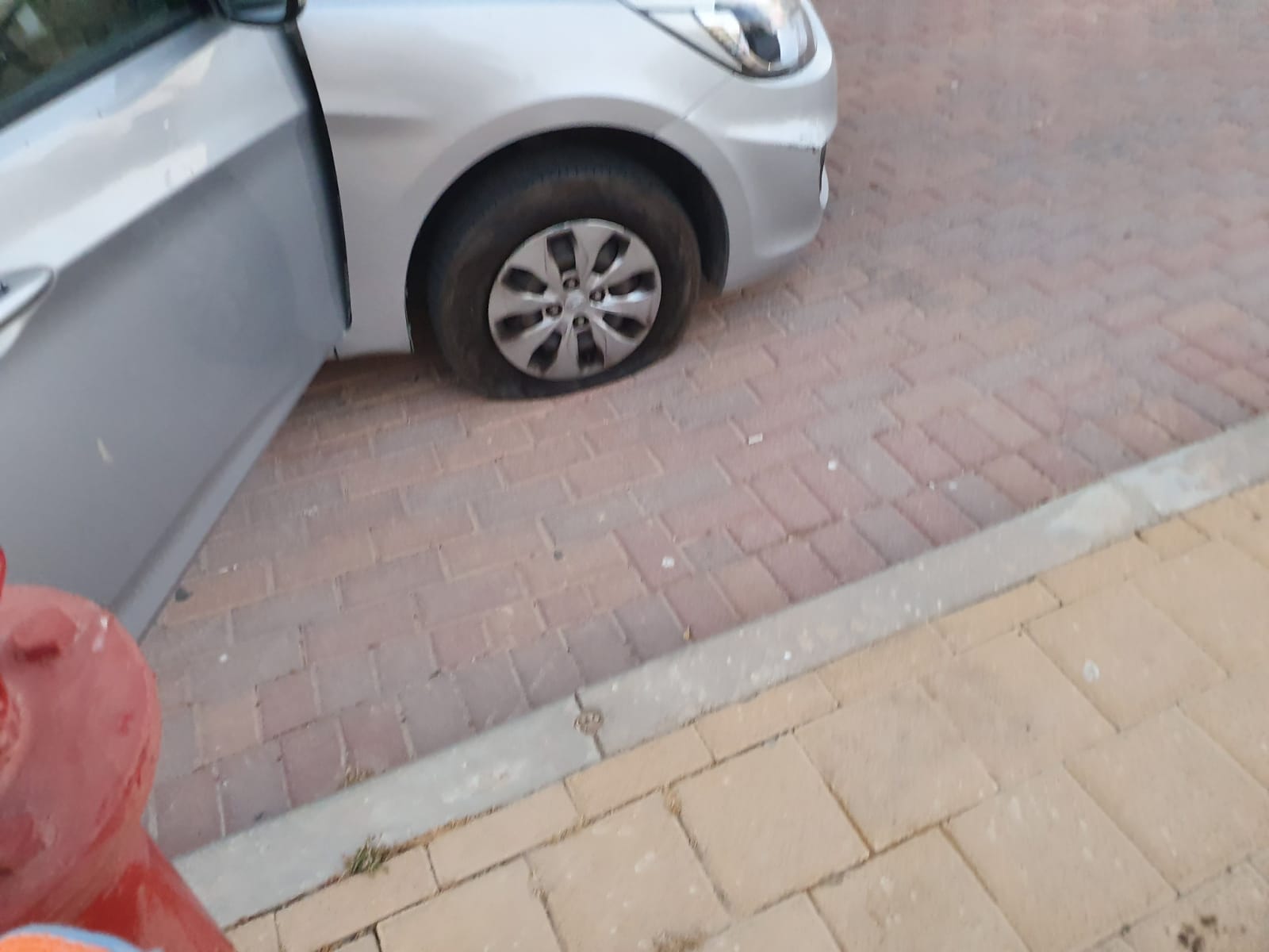 הנזק לגלגל (צילום סלולרי)