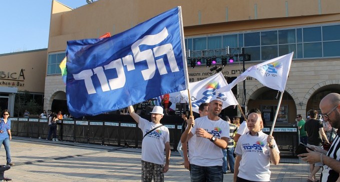 ח''כ עו''ד אמיר אוחנה (ליכוד) באירוע הגאווה האחרון שנערך בעיר, לפני שנתיים, בטרם נבחר לתפקידו (צילום: דני בלר)