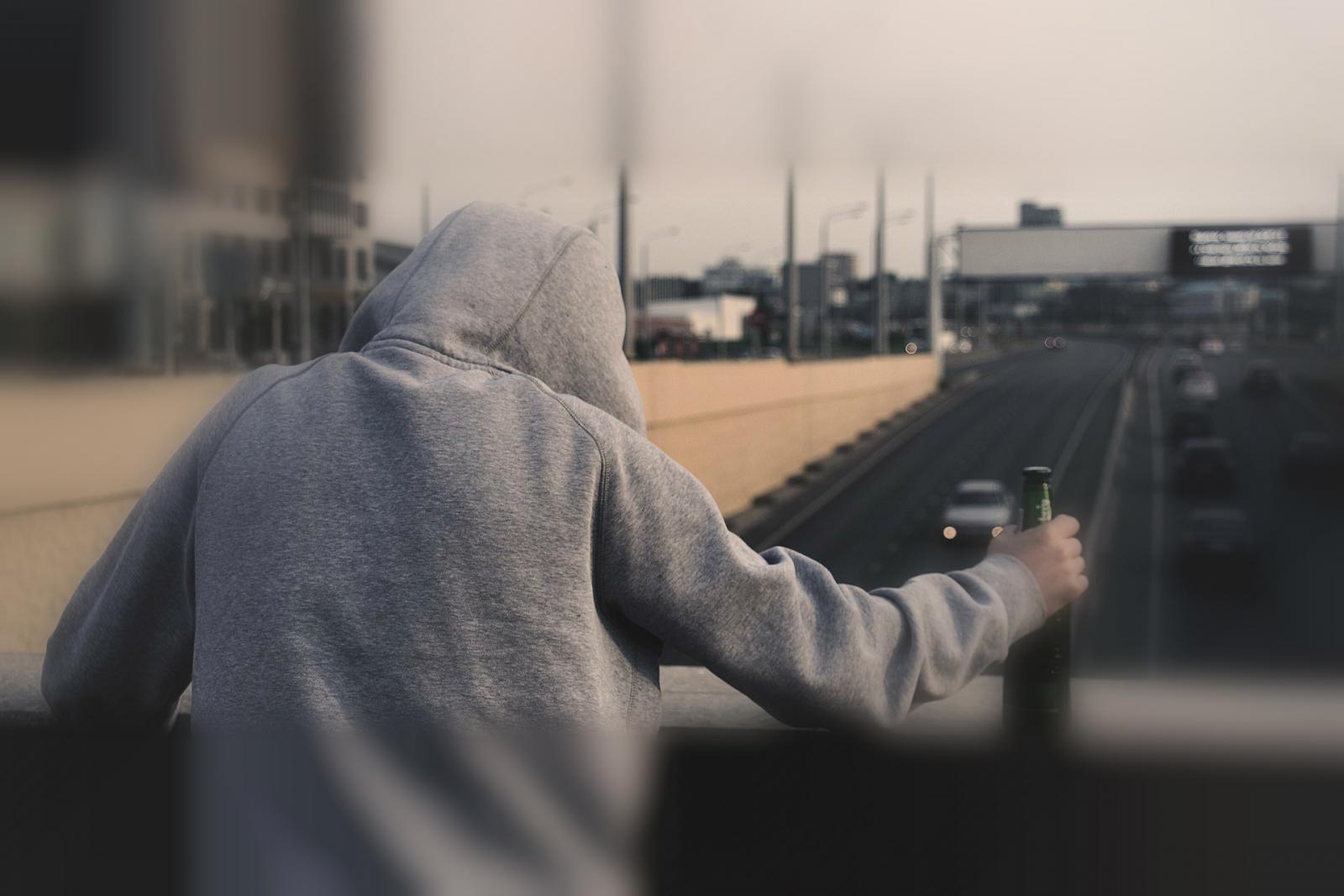 בין המכורים המטפלים - נפגעי אלכוהול (צילום הדמיה: rebcenter-moscow/ PIXABAY, CC0)