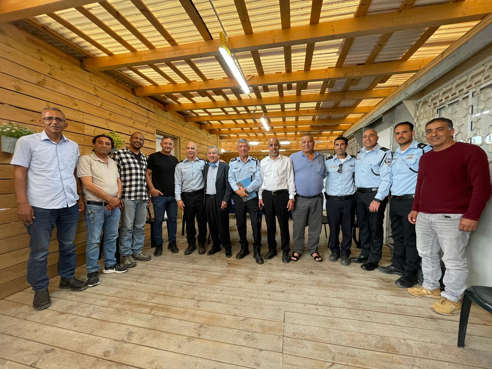 המפגש בין המשטרה לנכבדים, אחרי סוף השבוע האלים (צילום: משטרת ישראל)