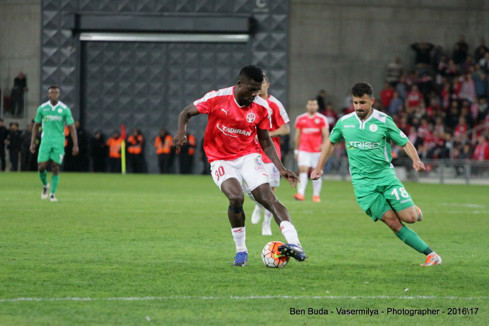 באנקר בהרכב של האלופה (צילום: בן בודה)