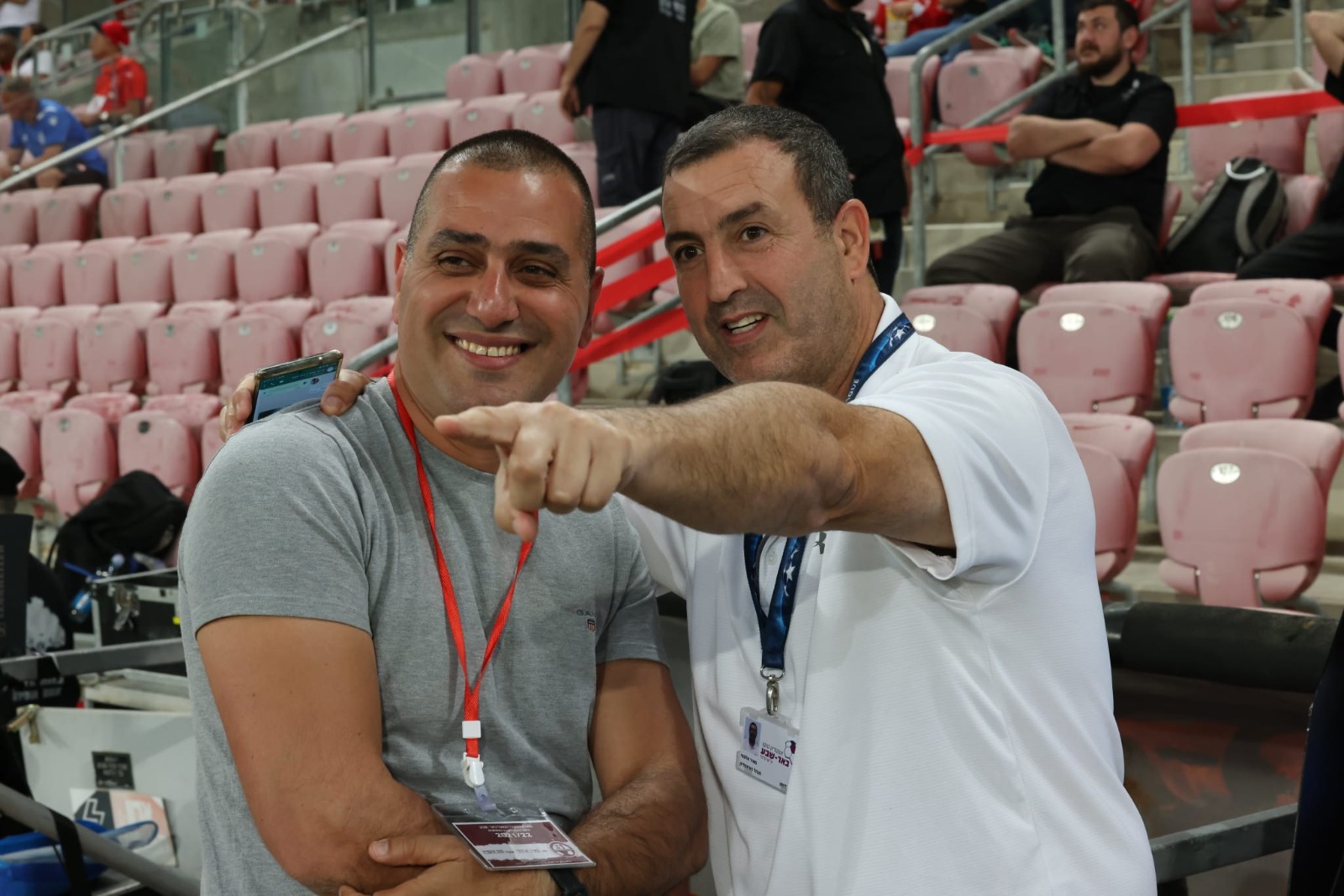 מאיר אלפסי (מימין) ומנכ''ל כיוונים, שלומי נומה