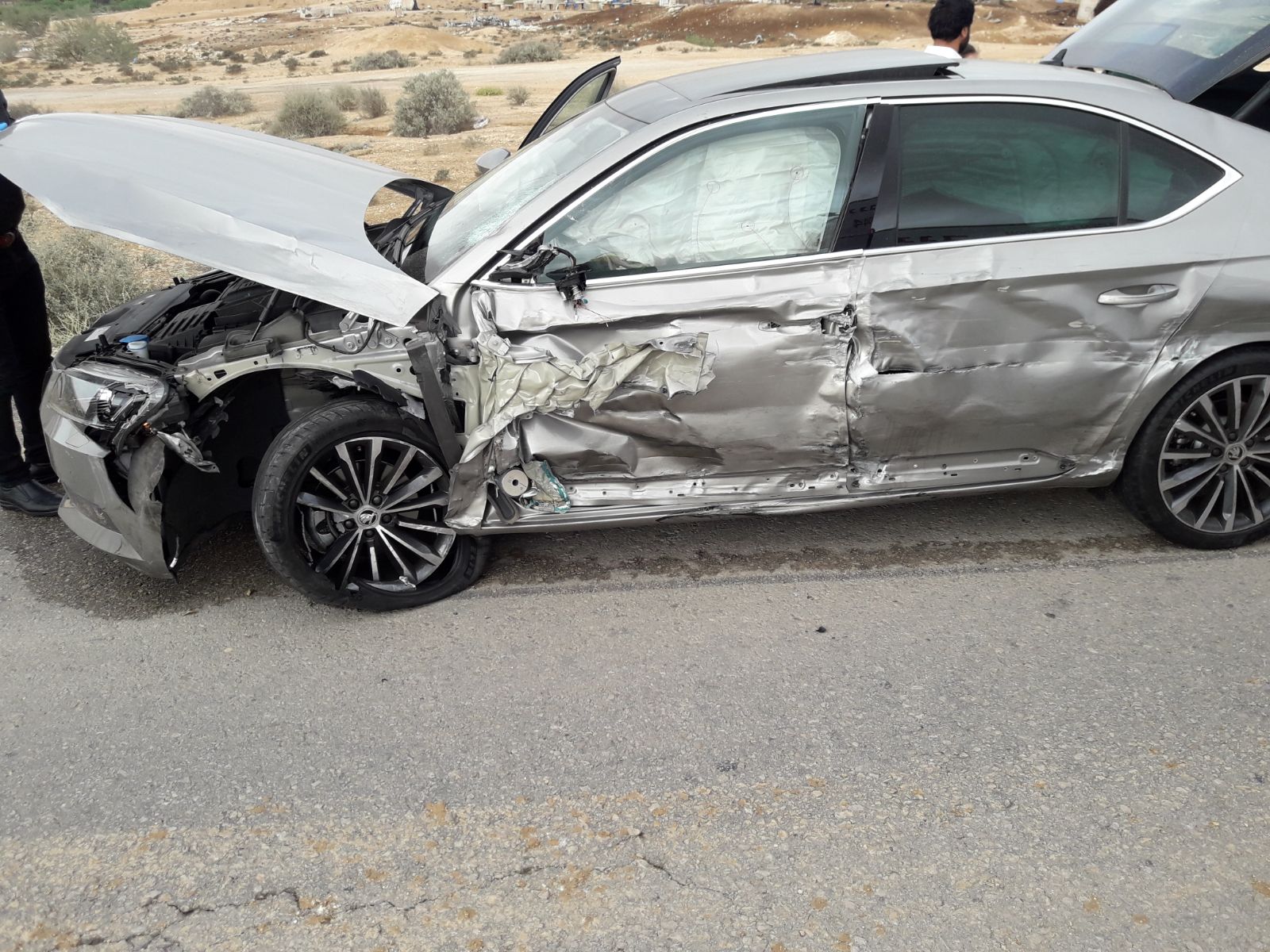 התאונה הבוקר, בכביש ירוחם (צילום: דוברות כיבוי והצלה)