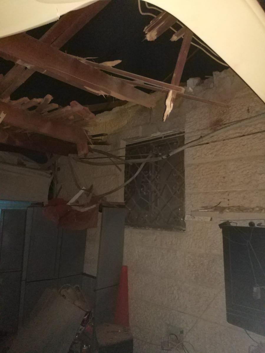 הנזק לבית בשדרות (צילום: דוברות המשטרה)