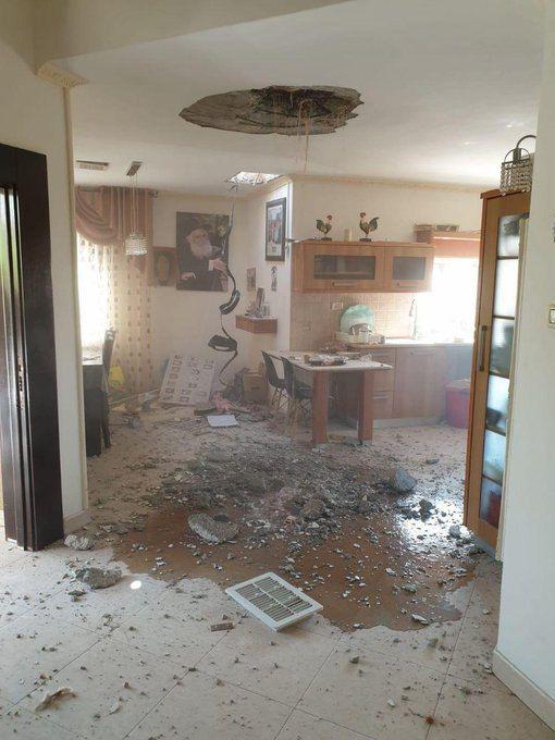 הפגיעה הישירה בנתיבות (צילום רץ ברשתות החברתיות ללא קרדיט)