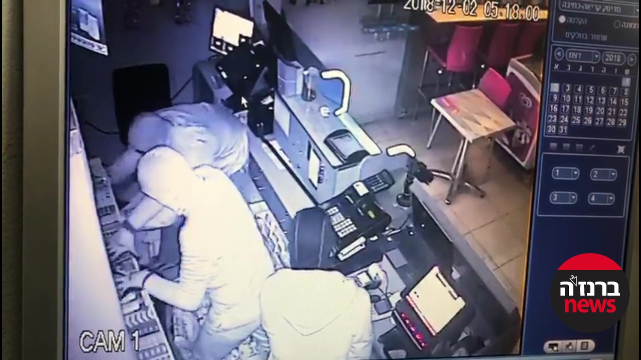 גונבים מכל הבא ליד (צילום מצלמת אבטחה)