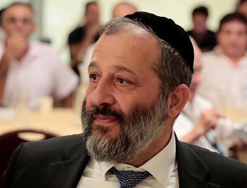 פועל לחיזוק השבת והרוח היהודית בערים, שר הפנים אריה דרעי ( צילום: ZAHER333 / CC BY-SA 4.0)