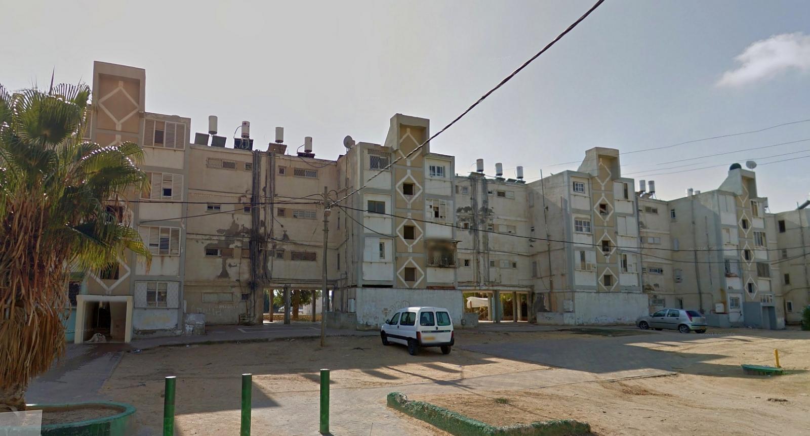 רחוב זיסו בבאר שבע. בניה ישנה, שספק אם תעמוד ברעש אדמה חזק (צילום: גוגל מפות)