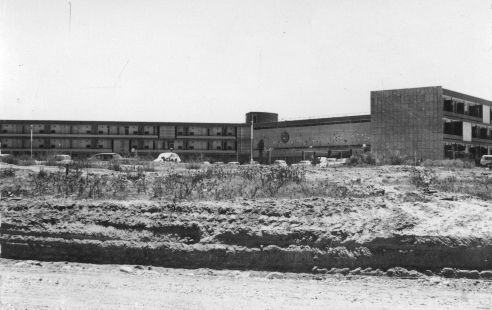 מלון נאות מדבר, בו פעלה בריכה. כיום עומד שם הגרנד קניון (צילום: ישי גוריון / נחלת הכלל)