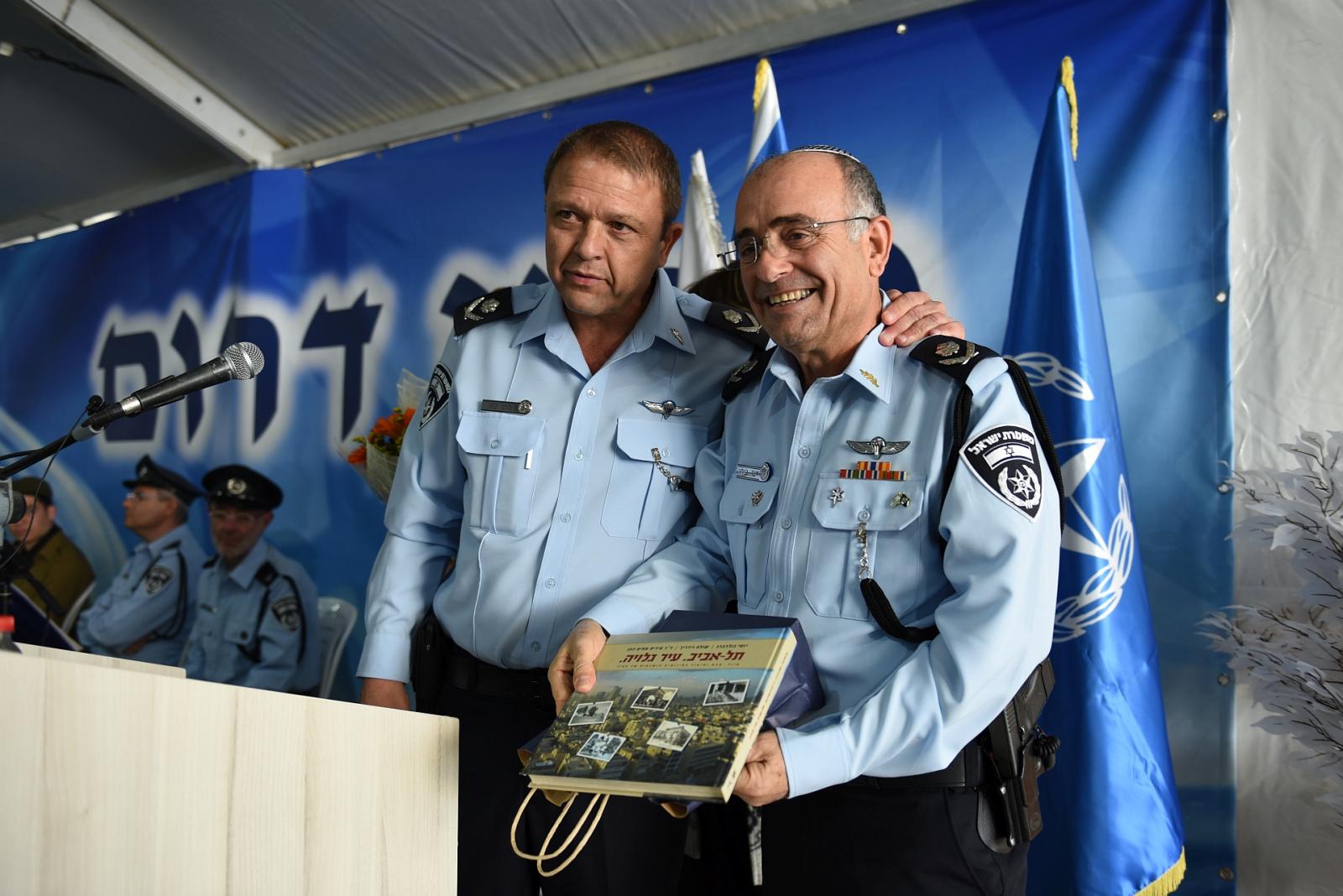 הניצבים ביתן וכהן (צילום: דוברות המשטרה)