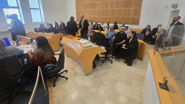 'الأطفال ليسوا مذنبين': معركة التعليم في القرى غير المعترف بها تصل إلى المحكمة