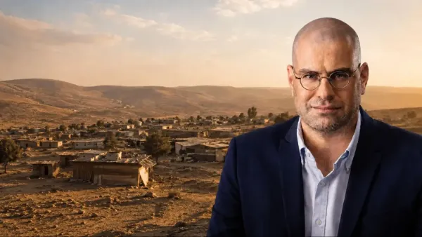 حَغاي رزنيك على خلفية مشهد من النقب وعلم إسرائيل، إلى جانب قرى بدوية واستيطان في النقب، ضمن نقاش حول الحوكمة والهوية الإسرائيلية.