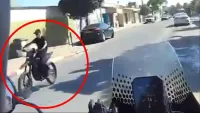 تل السبع: مطاردة شرطية تنتهي بتوقيف فتى عمره 17 عاماً كان يقود دراجة كهربائية بدون لوحة وبدون خوذة