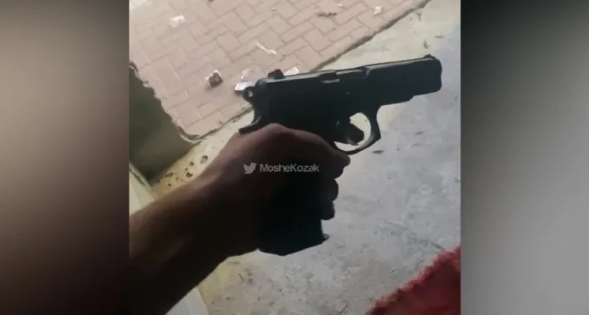 צפו: קרב החמולות בנגב כבר גלוי - הצדדים מתגאים בכמויות הנשק שבידם