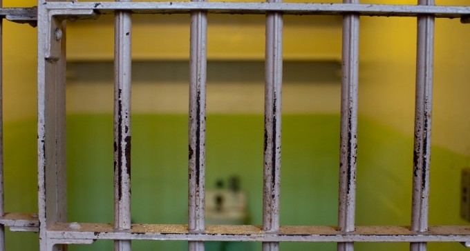 כתב אישום נגד מוסר מכשירי הסלולר שסיבכו את ח''כ גטאס