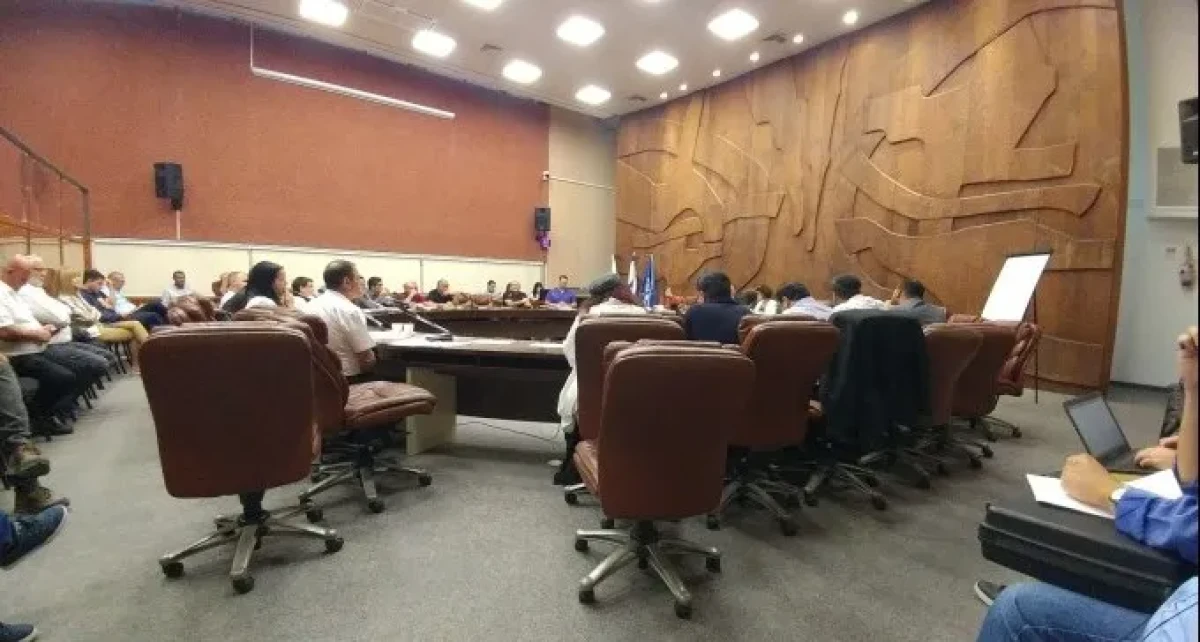 ''נשקול לבחון מחדש את נושא החניה, אבל לא לפני הבחירות''