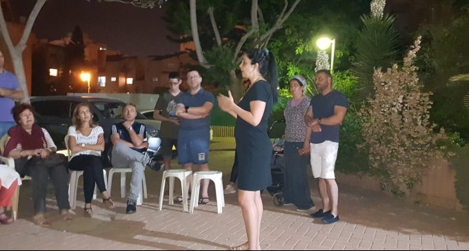 הפגנות ו''איום'' בנטישה המונית: מתנגדי הבנייה בגרנד מעלים הילוך