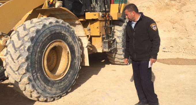 עובד נמצא ללא רוח חיים במפעל אורון